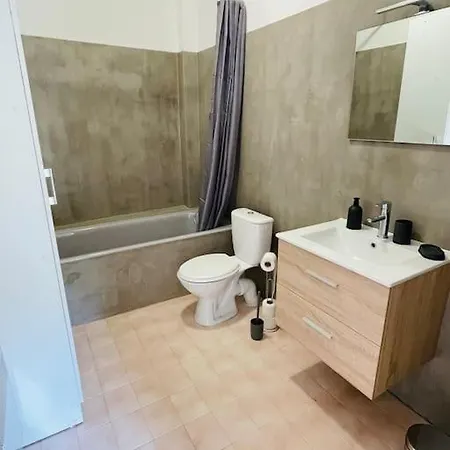 Chez Leo I - Appartement T2 Proche Tricastin Bollene Exterior photo